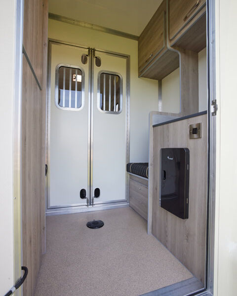 Equito Elegance Horsebox Gallery Image